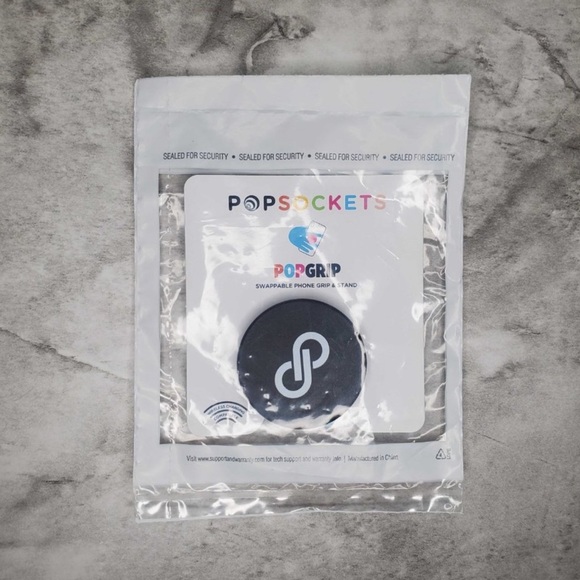 πHP 5/2/23 Poshmark Pop Socket Round 1.5 X 1.5β Black White Logo - Picture 5 of 6